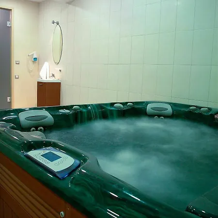 Efplias Aparthotel 4*